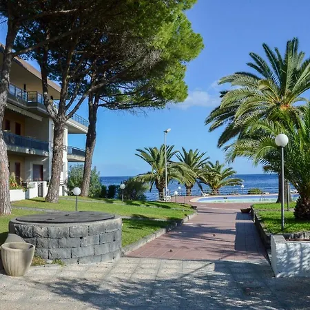 Apartment Paradise Giardini-Naxos